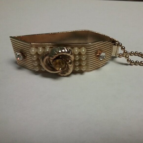 Vintage Gold Tone Glove Clip with Chain 1950's - Picture 3 of 6